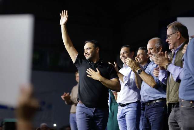 El intendente Juan Pablo Valdes acompañó a Claudio y Ariel en Capital,